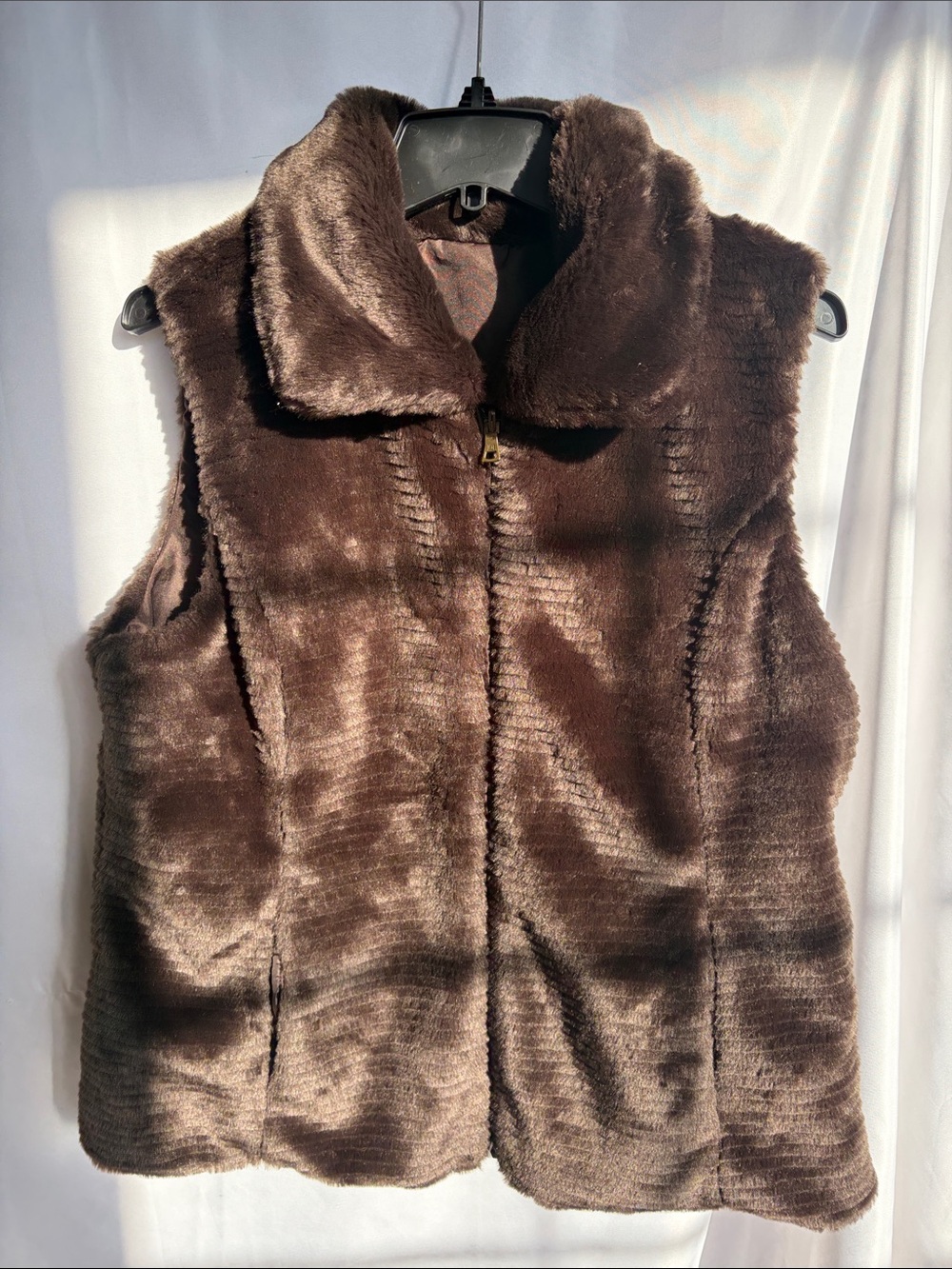 Liz Claiborne Woman Faux Fur Reversible Vest, sz L, 21” PTP, 24” L